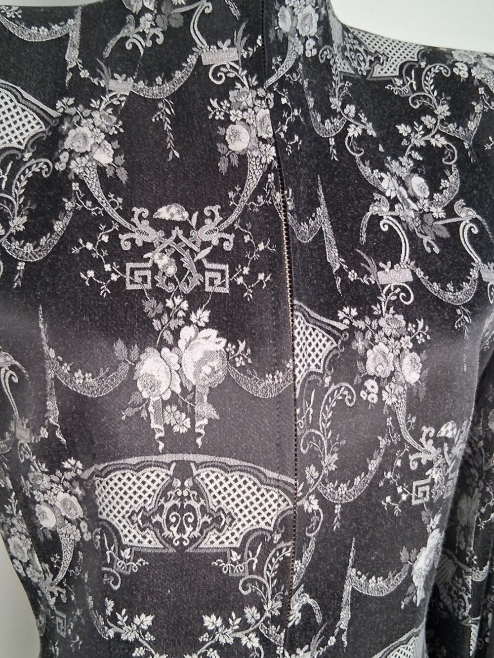 Archival Alexander McQueen Runway Joan Jacquard Jacket size IT 44 - US 8 - UK 12 - Picture 4 of 9